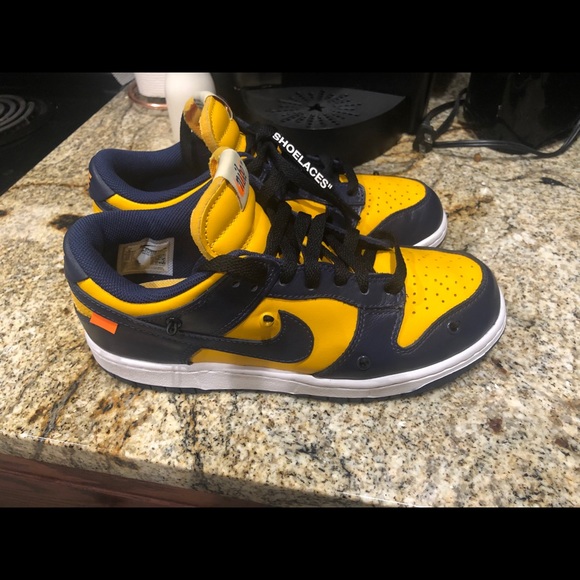 Off-White Michigan Dunks - Picture 2 of 5